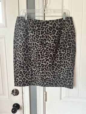 Cabi Jungle Leopard Print Black Flat Front Stretch Straight Pencil Skirt Size 10